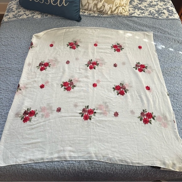 Scarf Large Rectangle Floral Embroidery White & Red Shawl or Cover Up 66” x 35” - Picture 6 of 8